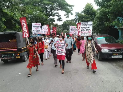 days before graduation exam  bengal police jails college students for protest