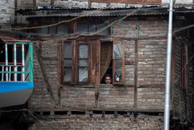 were kashmiris in chains then or are they so now  