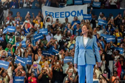 democratic national convention  obamas sing kamala harris s praise  doug emhoff says  she is ready 