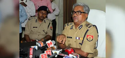 up police registers fir against ex dgp jagmohan yadav for allegedly attacking bjp leader