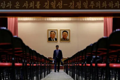 portraits of a dynasty  north korea s omnipresent kims