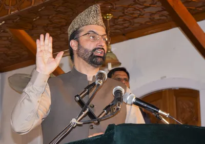 j k  hurriyat chairman mirwaiz expresses concerns over arrest of separatist leaders in decades old cases