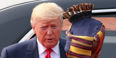 trump  taliban leader talk as prisoner feud threatens afghan peace