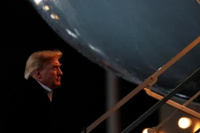 trump makes surprise afghanistan trip  voices hope for ceasefire