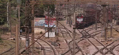 what happened to the ‘strategic rethink’ of the railways’ 100  electrification policy 