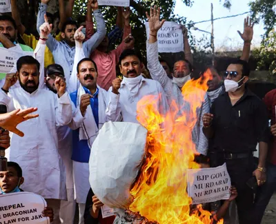 j k  hurriyat conference opposes new land law  calls for one day shutdown