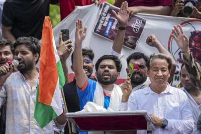  dharmendra pradhan istifa do   cjp s dipke  sonam wangchuk join youth to demand education minister s resignation