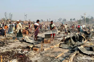 massive fire in rohingya camp kills 15  injures 560