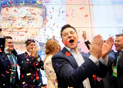 ukraine s president zelenskiy disbands parliament on inauguration day
