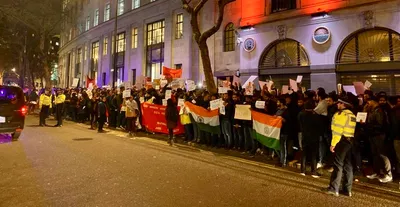 indian students  workers in london protest against caa  nrc