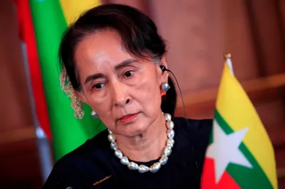 myanmar court jails suu kyi for three years for graft