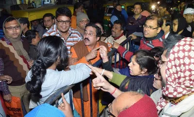 ju professor heckled after objecting to  anti muslim  slurs at kolkata pro caa rally