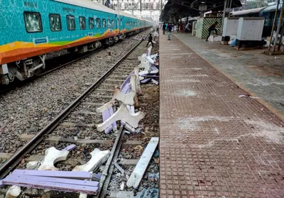 caa protests  railways suffers rs 85 crore in damages