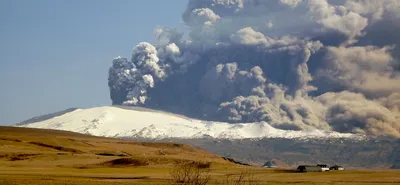 secret to why the avalanche of smoke and rocks from a volcano is so deadly  gas