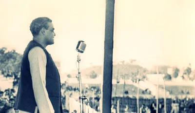 what was vajpayee’s immediate response to the news of gandhi’s murder 