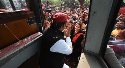 why is akhilesh yadav teaming up with smaller parties with little statewide influence 