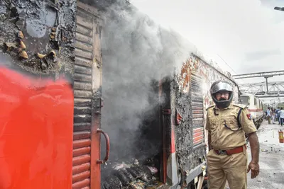 agnipath protests continue  1 killed in police firing at secunderabad station