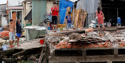 from tibet to the  nine dragons   vietnam s mekong delta is losing sand