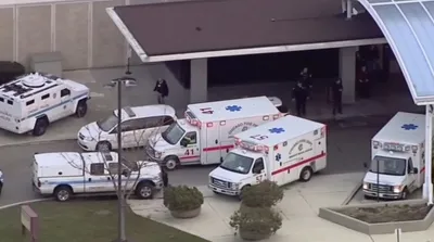 four people including gunman killed in chicago hospital shooting