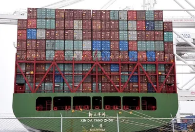 tensions escalate as us china trade tariffs take effect