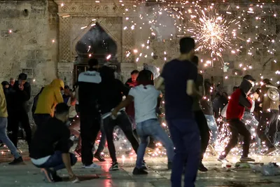 scores injured as israeli police target palestinians at jerusalem s al aqsa