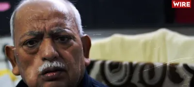 watch   up police raid munawwar rana s house  family alleges misbehaviour