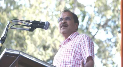 despite sonia mamata coordination  a congress mp is upping the ante on tmc