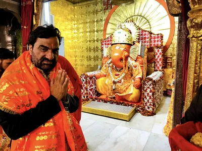 as early rajasthan numbers show the possibility of a tight contest  rlp’s beniwal weighs his options